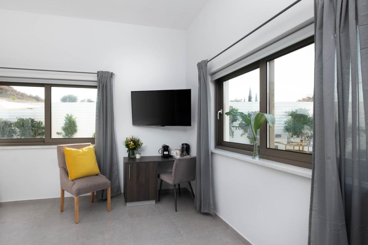 Rooms At Villa Amour Cyprus Oroklini Exterior photo