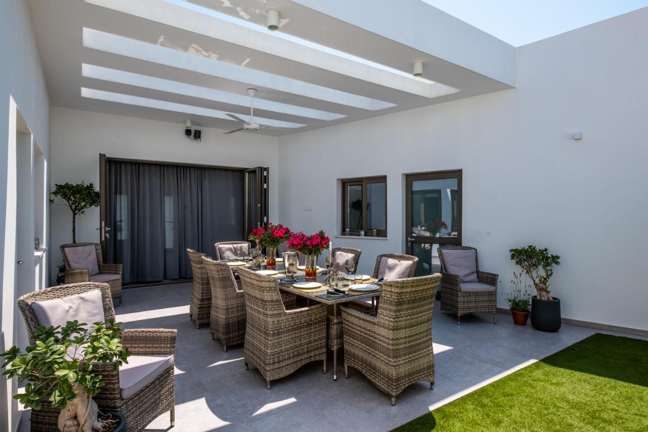 Rooms At Villa Amour Cyprus Oroklini Exterior photo